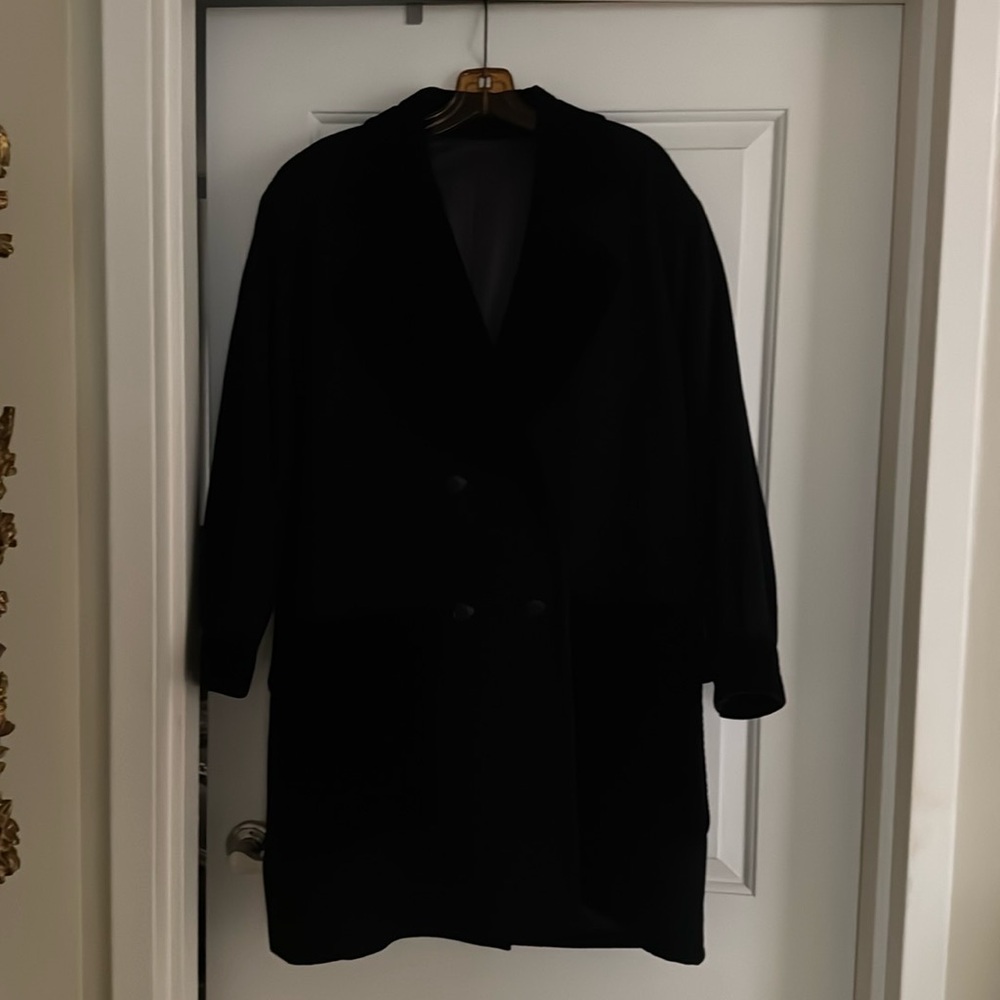 YSL,vintage/cashmere/velvet=cuff/collar/pockets. Drop shoulder/oversized.